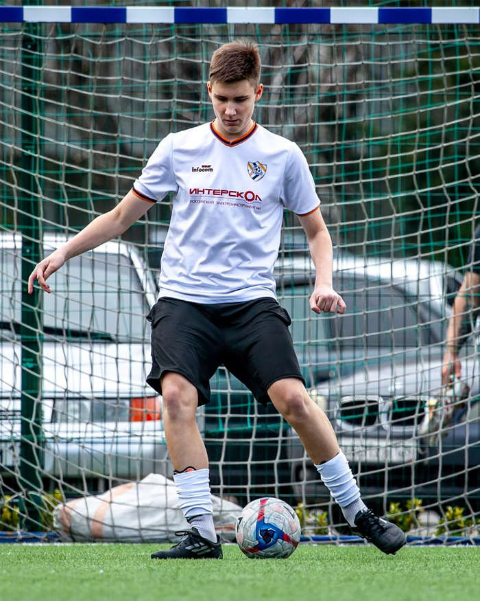 Андрей Овчаров